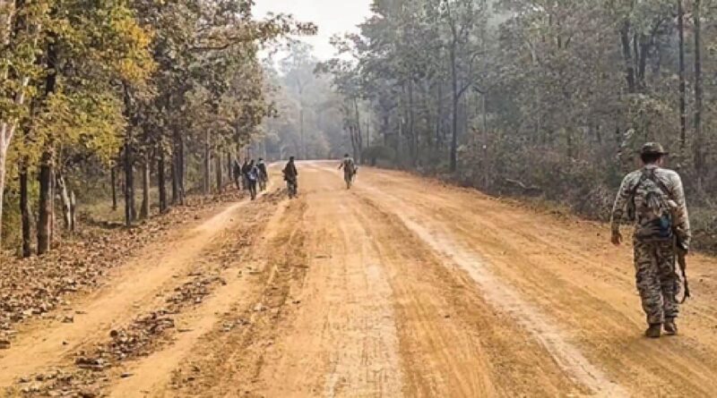 बीजापुर नक्सली हमला: आईईडी विस्फोट में डीआरजी जवान शहीद, तीन घायल | छत्तीसगढ़ में माओवादी विरोधी अभियान