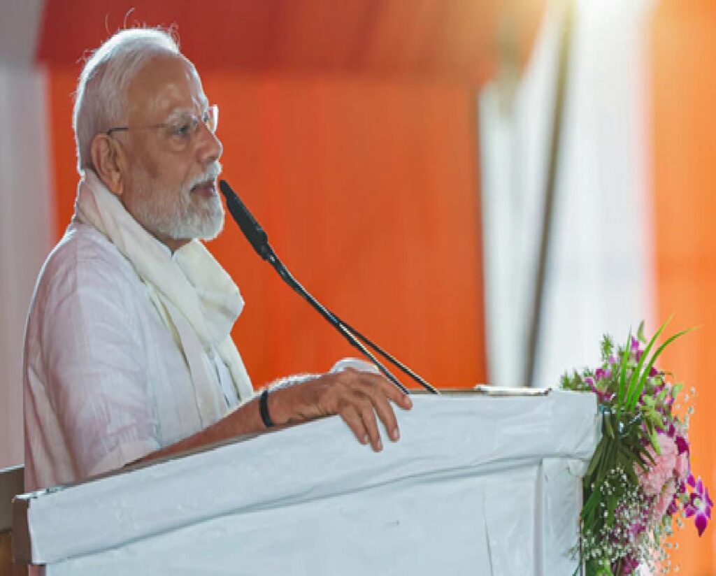 मोदी का स्वदेशी पर ज़ोर: ट्रंप के टैरिफ़ के जवाब में 'वोकल फॉर लोकल' का संदेश