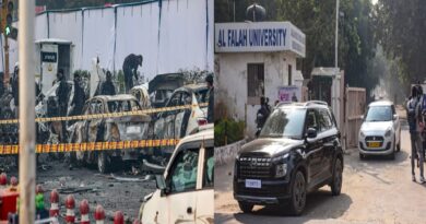 दिल्ली लाल किला विस्फोट: ईडी की छापेमारी में अल-फ़लाह विश्वविद्यालय की फर्जी मान्यता और संदिग्ध लेनदेन का बड़ा खुलासा